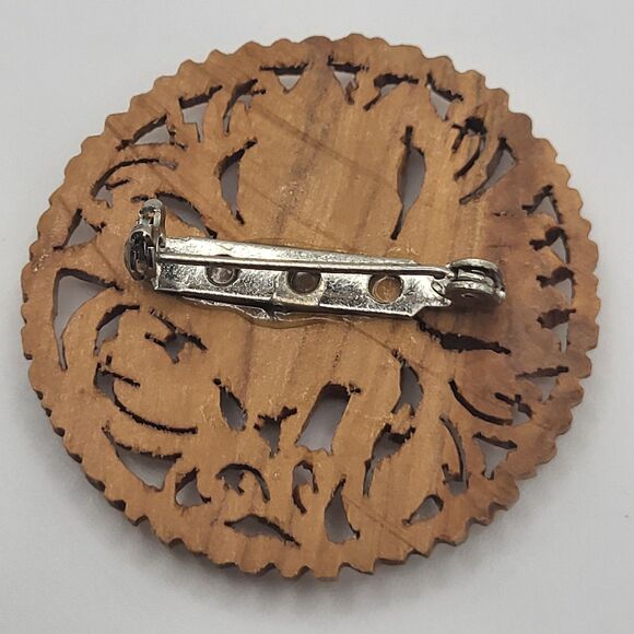 Gorgeous Carved Wood Brooch 1.75in - Picture 3 of 3